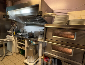 Murs    Restaurant réputé de 25 ans d’existence