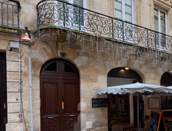 Murs    Restaurant réputé de 25 ans d’existence