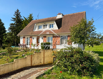 Maison 6 pièces de 125 m2 Secteur Saint-Valérien 89150