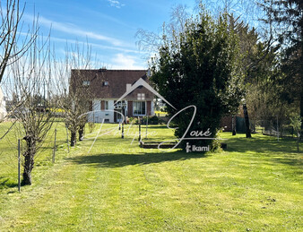 Maison 6 pièces de 125 m2 Secteur Saint-Valérien 89150