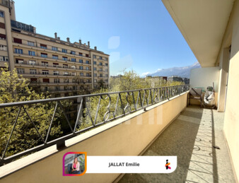 T3 DE 75 M2 AVEC VUE SUR BELLEDONNE