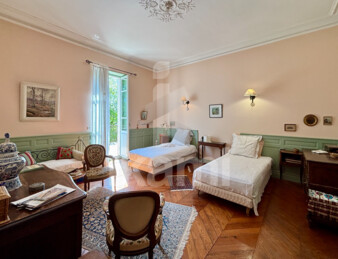 MAISON DE MAÎTRE- 250 m2- PISCINE- PARC