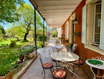 MAISON DE MAÎTRE- 250 m2- PISCINE- PARC