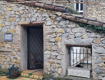 IMMEUBLE   à LIVRON