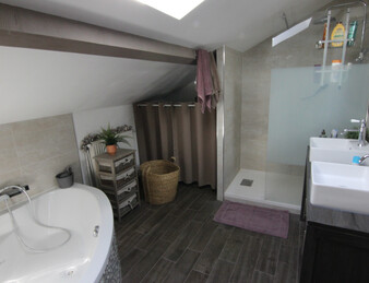 TOURNUS MAISON EN PIERRE 122 M2