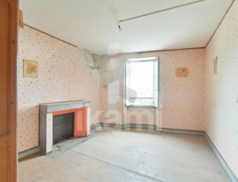 Grande maison à rénover. Grand-Aigueblanche