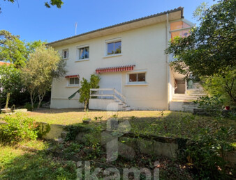 Maison 7 pièces de 165 m2 à rénover   Quartier calme, fort potentiel