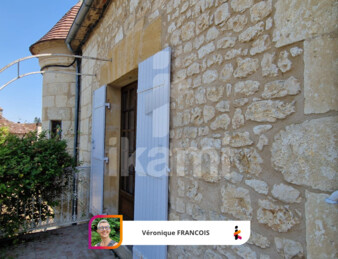 Maison historique en pierre avec dépendances et parc arboré