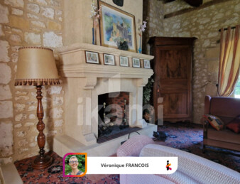 Maison historique en pierre avec dépendances et parc arboré