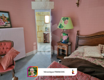 Maison historique en pierre avec dépendances et parc arboré
