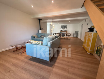 Maison de campagne en pierre rénovée de 5 pièces, 102 m2 à 10 min de Poligny