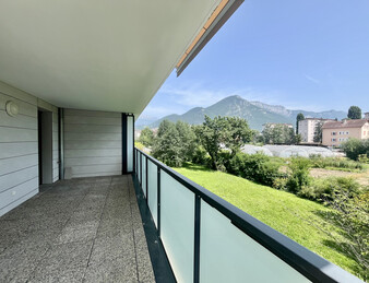 T3 de standing avec terrasse et garage double