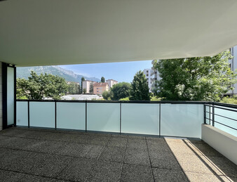 T3 de standing avec terrasse et garage double