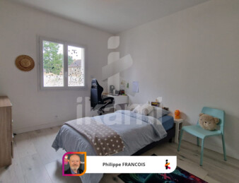 Maison contemporaine de plain-pied, 138 m2, 4 chambres, terrain clos de 2 154 m2