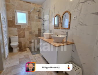 Maison contemporaine de plain-pied, 138 m2, 4 chambres, terrain clos de 2 154 m2