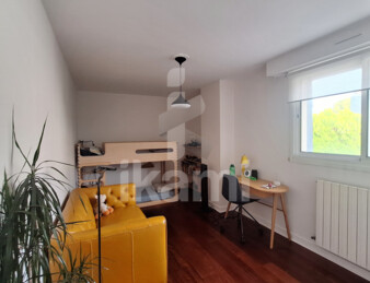 Maison contemporaine et lumineuse avec piscine privée   Quartier prisé de Caudéran