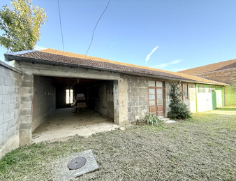 Maison avec dépendances à Châteauneuf de Galaure