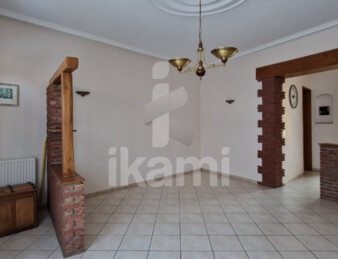 A Curgies, maison T8 de 159 m2 avec jardin, garage et dépendance