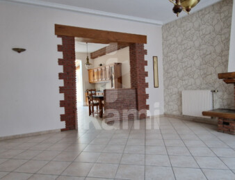 A Curgies, maison T8 de 159 m2 avec jardin, garage et dépendance