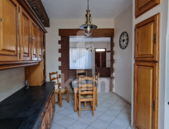 A Curgies, maison T8 de 159 m2 avec jardin, garage et dépendance