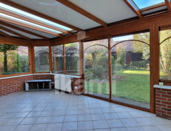 A Curgies, maison T8 de 159 m2 avec jardin, garage et dépendance