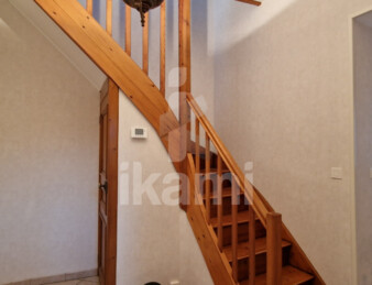 A Curgies, maison T8 de 159 m2 avec jardin, garage et dépendance