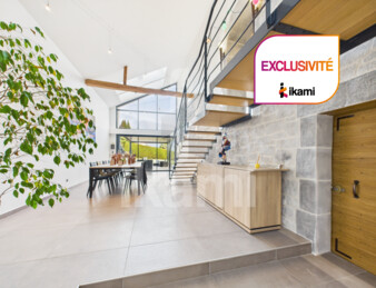 Exclusivité   Propriété de caractère 430 m2 : emplacement stratégique & visibilité axe Grenoble Lyon