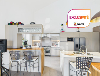 Exclusivité   Propriété de caractère 430 m2 : emplacement stratégique & visibilité axe Grenoble Lyon