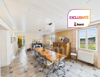 Exclusivité   Propriété de caractère 430 m2 : emplacement stratégique & visibilité axe Grenoble Lyon