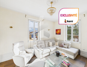 Exclusivité   Propriété de caractère 430 m2 : emplacement stratégique & visibilité axe Grenoble Lyon