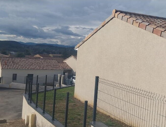 MAISON 125 m2 sur terrain de 590 m2 à CLERIEUX (26)