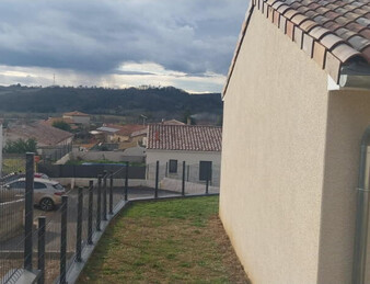 MAISON 125 m2 sur terrain de 590 m2 à CLERIEUX (26)