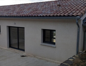 MAISON 125 m2 sur terrain de 590 m2 à CLERIEUX (26)