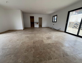 MAISON 125 m2 sur terrain de 590 m2 à CLERIEUX (26)