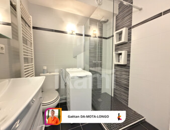 Appartement en rez-de-chaussée avec terrasse et joli jardin, proche port et plage