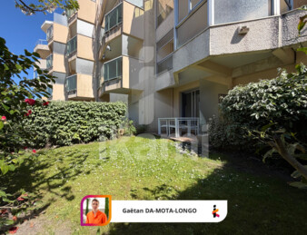Appartement en rez-de-chaussée avec terrasse et joli jardin, proche port et plage