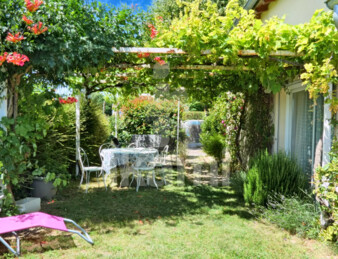 Maison 94 m2   5 chambres possibles   2 garages - Panneaux solaires