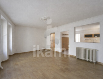 Maison de ville 145 m2   2 logements + garages + extérieur   beau potentiel