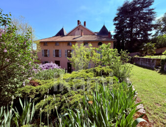 Maison 10 pièces 314 m² · à Saint-Genis-Laval · 314 m² · 649 000 €