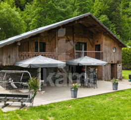 Chalet savoyard rénové avec vue panoramique   Charme, confort et nature au cœur du Beaufortain
