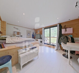 Chalet savoyard rénové avec vue panoramique   Charme, confort et nature au cœur du Beaufortain