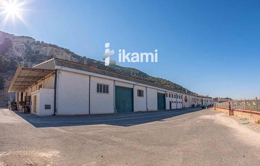 Nave Industrial con gran parcela en ORIHUELA, ARNEVA-HURCHILLO