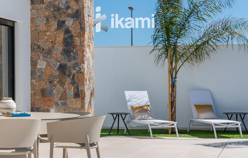 Exclusivo Chalet Independiente en Los Alcázares, junto a Serena Golf