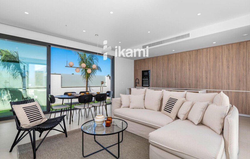 Exclusivo Chalet Independiente en Los Alcázares, junto a Serena Golf