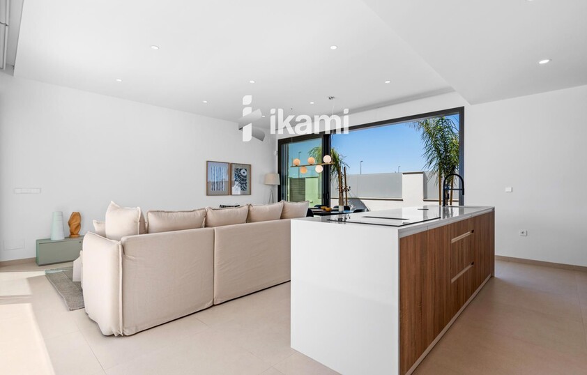 Exclusivo Chalet Independiente en Los Alcázares, junto a Serena Golf