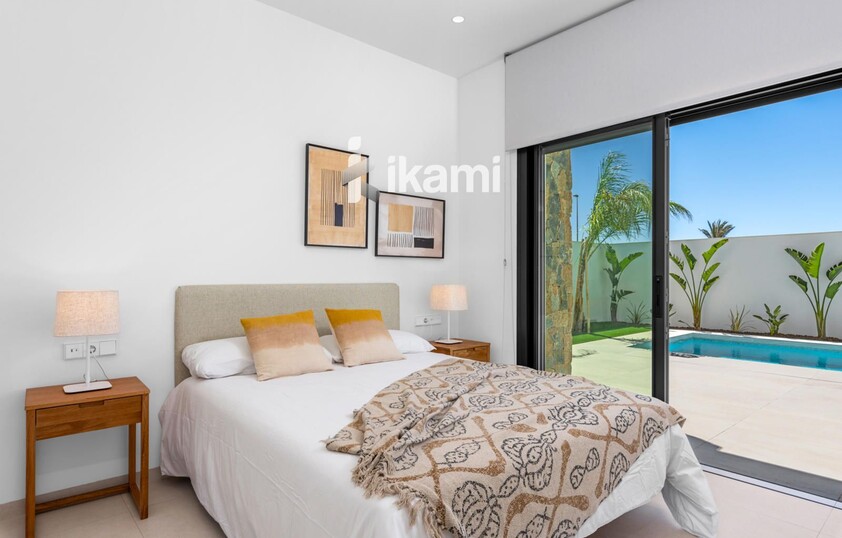 Exclusivo Chalet Independiente en Los Alcázares, junto a Serena Golf