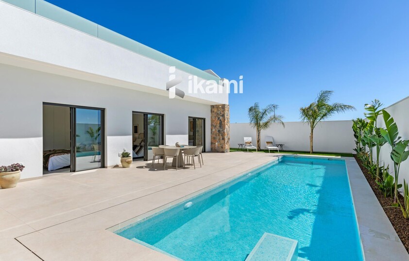 Exclusivo Chalet Independiente en Los Alcázares, junto a Serena Golf