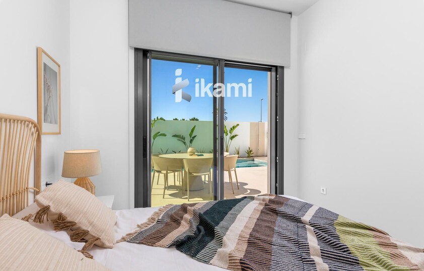 Exclusivo Chalet Independiente en Los Alcázares, junto a Serena Golf