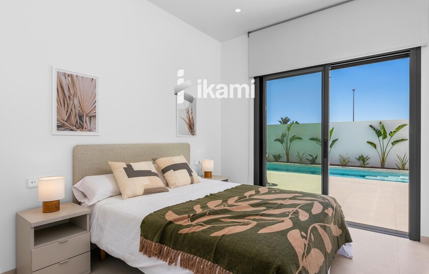 Exclusivo Chalet Independiente en Los Alcázares, junto a Serena Golf