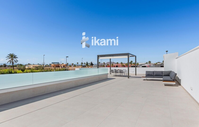 Exclusivo Chalet Independiente en Los Alcázares, junto a Serena Golf